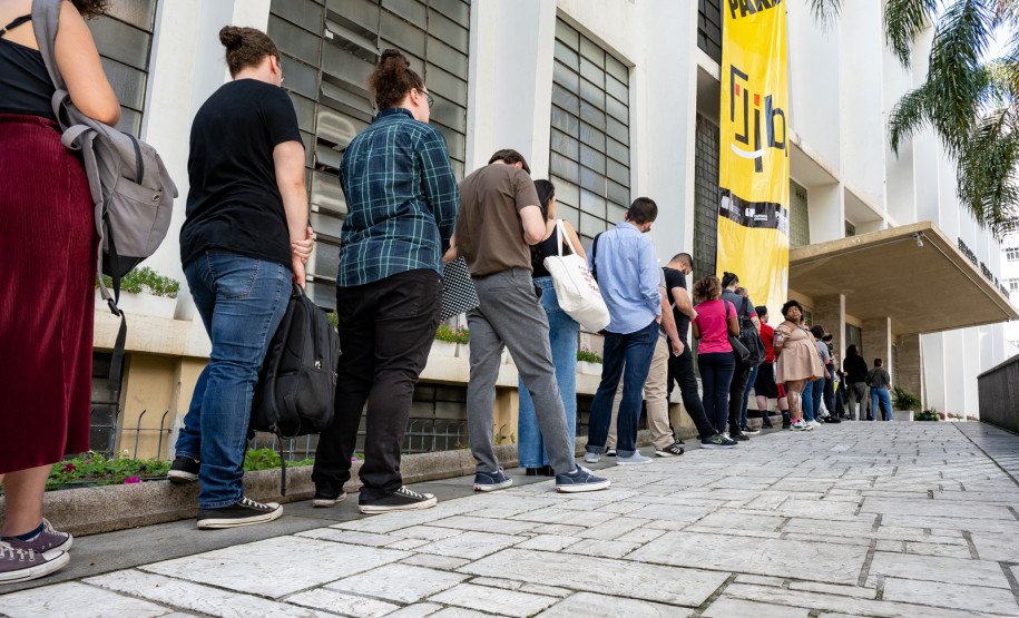 Mutirão da Empregabilidade Cultural faz mais de 1.400 atendimentos em Curitiba