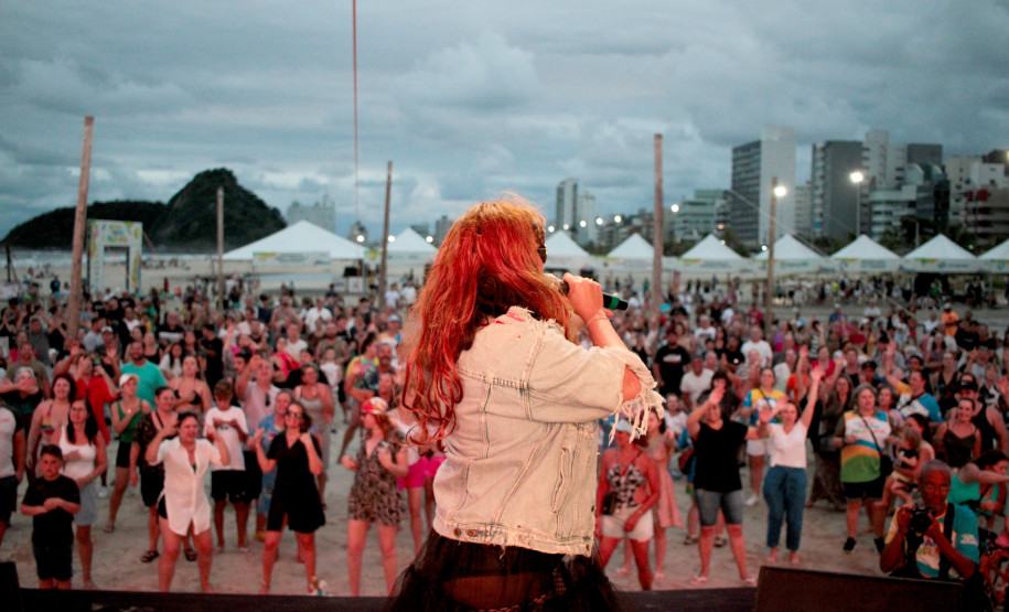 Governo do Paraná lança edital para artistas paranaenses se apresentarem no Verão Maior Paraná 2026