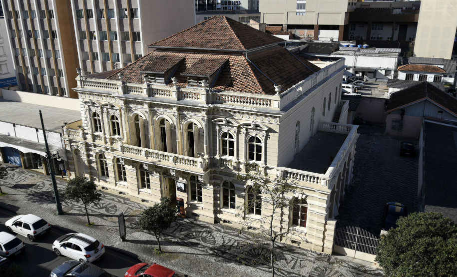 MAC e MON comemoram aniversários com novidades: confira a agenda cultural