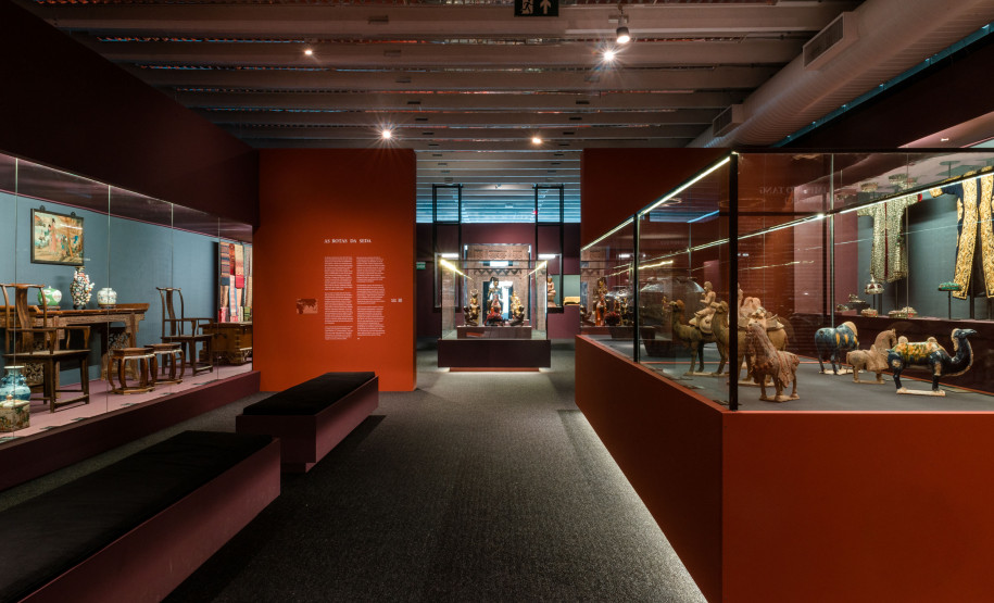 MON inaugura três exposições simultâneas no mês em que completa 23 anos