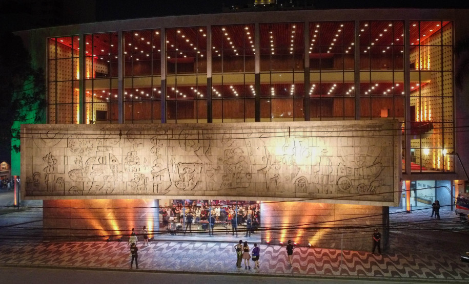 Oscar das artes cênicas elege Teatro Guaíra como melhor casa de espetáculos do Brasil