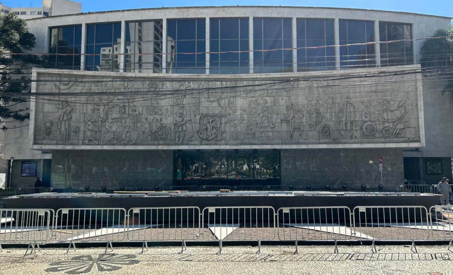Teatro Guaíra será cenário da abertura oficial do Natal de Curitiba 2025