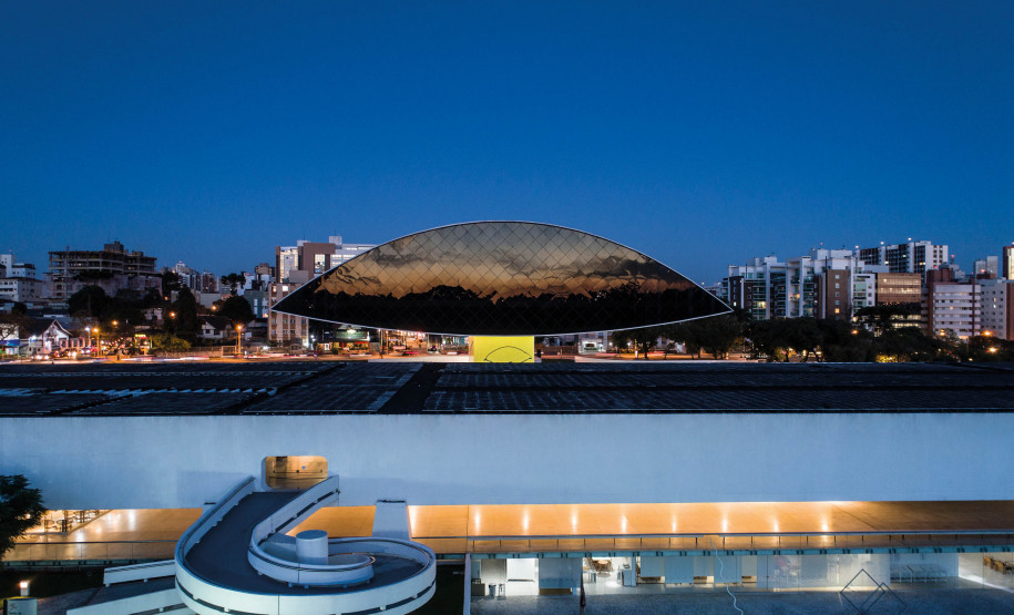 Museu Oscar Niemeyer promove visitas guiadas todas as sextas-feiras de novembro
