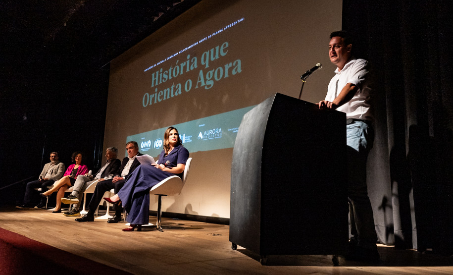 Ratinho Junior celebra preservação da história no lançamento do projeto Memória Paraná