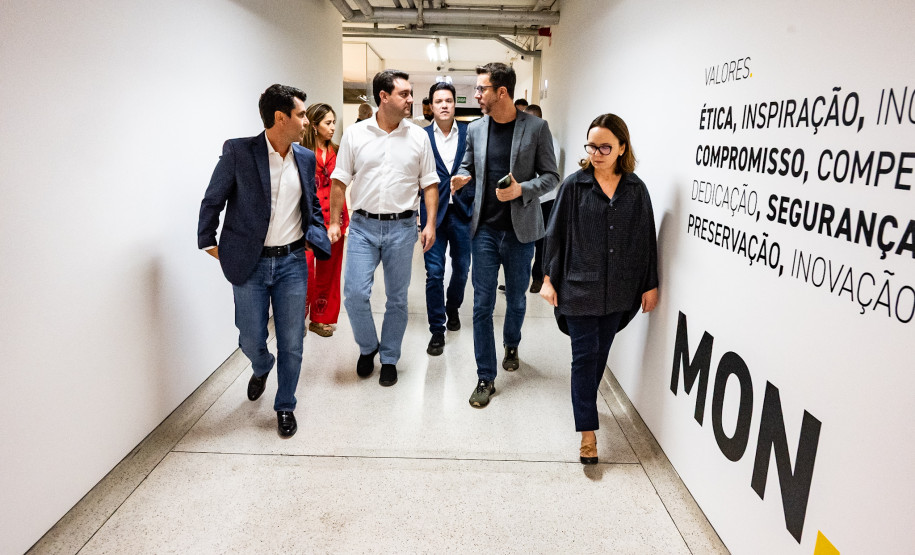 Ratinho Junior celebra preservação da história no lançamento do projeto Memória Paraná