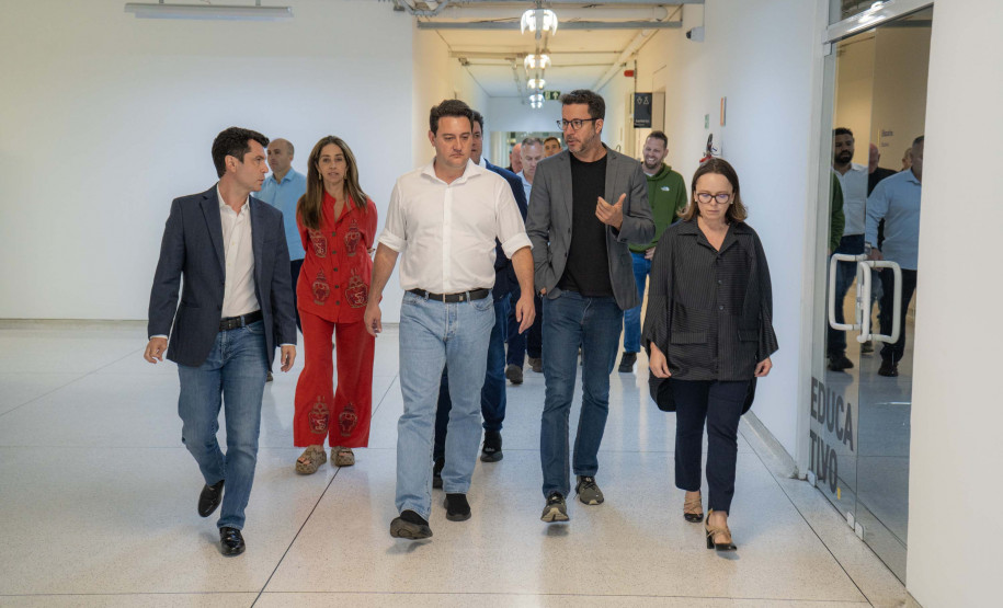 Ratinho Junior celebra preservação da história no lançamento do projeto Memória Paraná