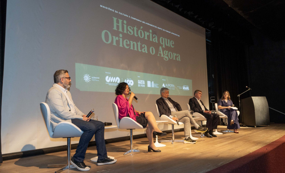 Ratinho Junior celebra preservação da história no lançamento do projeto Memória Paraná