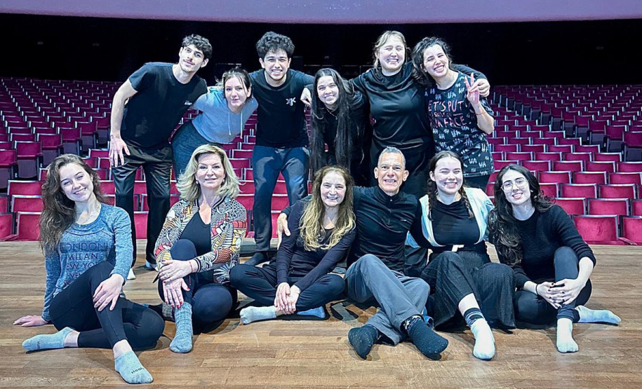 Curso gratuito do Teatro Guaíra forma 95 artistas de três regiões do Paraná