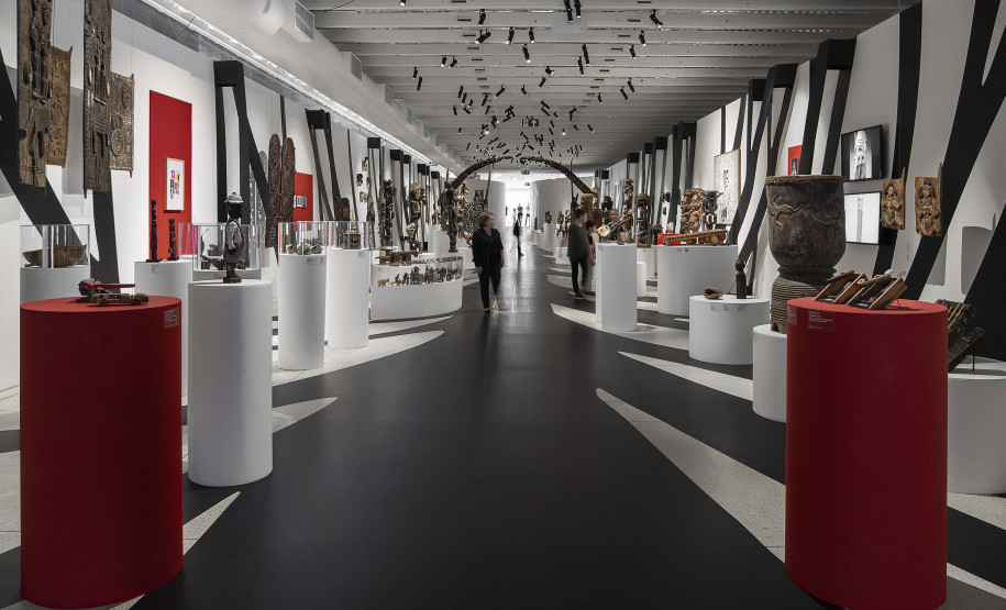 Nova exposição africana do MON ganha novo diálogo com a arte contemporânea