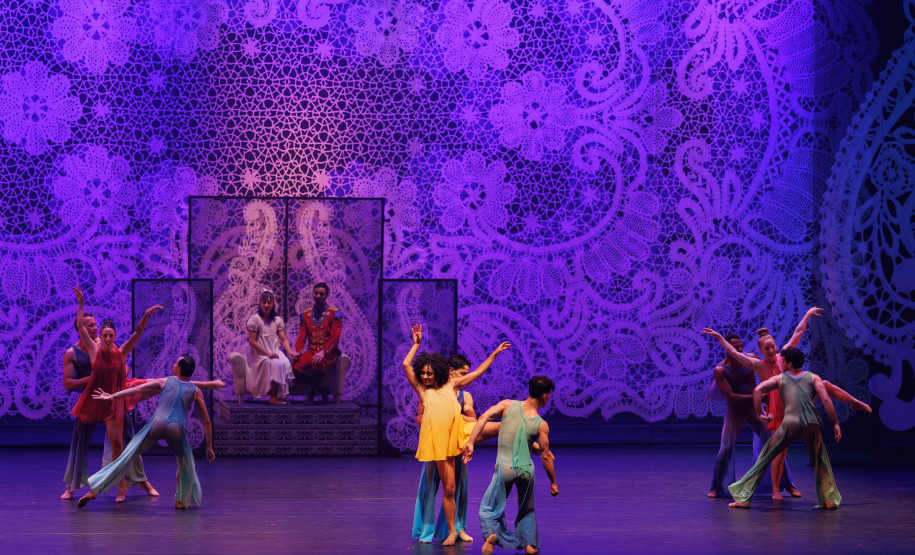 "O Quebra-Nozes": montagem do Guaíra emociona plateia lotada na primeira apresentação