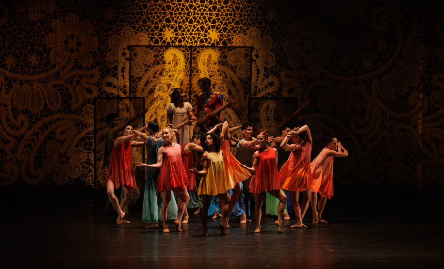 "O Quebra-Nozes": montagem do Guaíra emociona plateia lotada na primeira apresentação