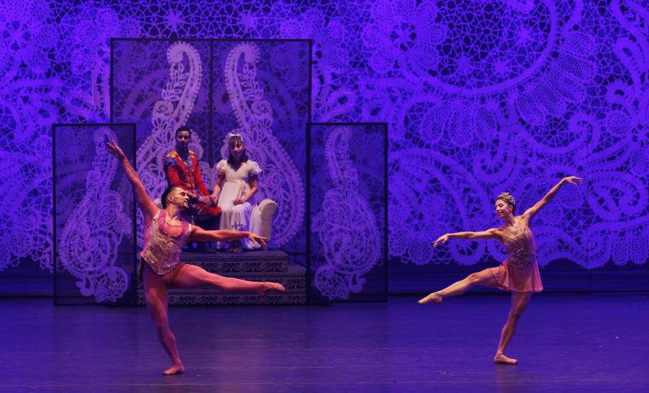 "O Quebra-Nozes": montagem do Guaíra emociona plateia lotada na primeira apresentação