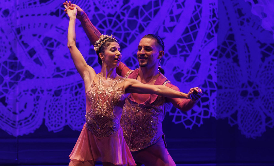 "O Quebra-Nozes": montagem do Guaíra emociona plateia lotada na primeira apresentação