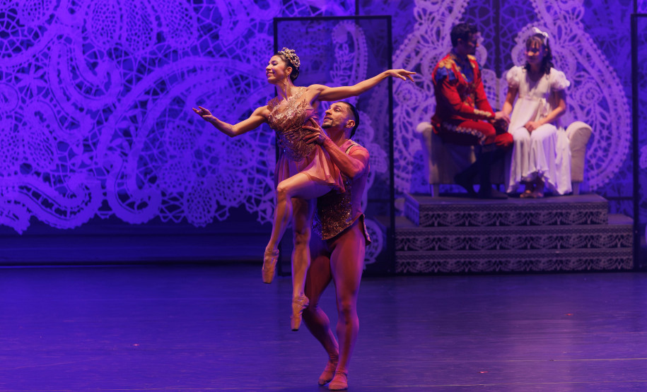 "O Quebra-Nozes": montagem do Guaíra emociona plateia lotada na primeira apresentação