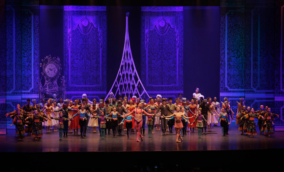 "O Quebra-Nozes": montagem do Guaíra emociona plateia lotada na primeira apresentação