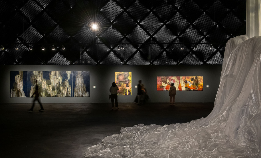 MON oferece oficina de bordado em dezembro inspirada na exposição “Através”