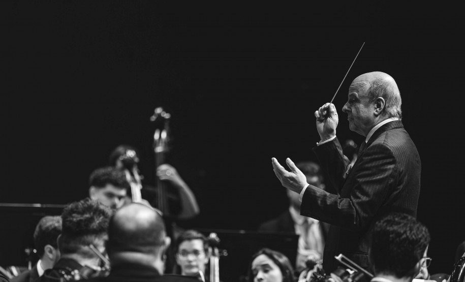 Orquestra Sinfônica do Paraná lota o Guairão no concerto que encerrou a temporada de 2025