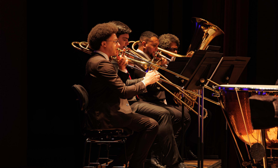 Orquestra Sinfônica do Paraná lota o Guairão no concerto que encerrou a temporada de 2025