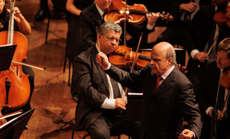 Orquestra Sinfônica do Paraná lota o Guairão no concerto que encerrou a temporada de 2025