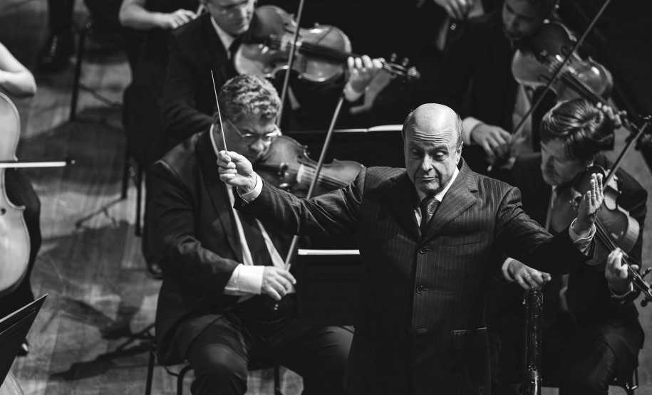 Orquestra Sinfônica do Paraná lota o Guairão no concerto que encerrou a temporada de 2025