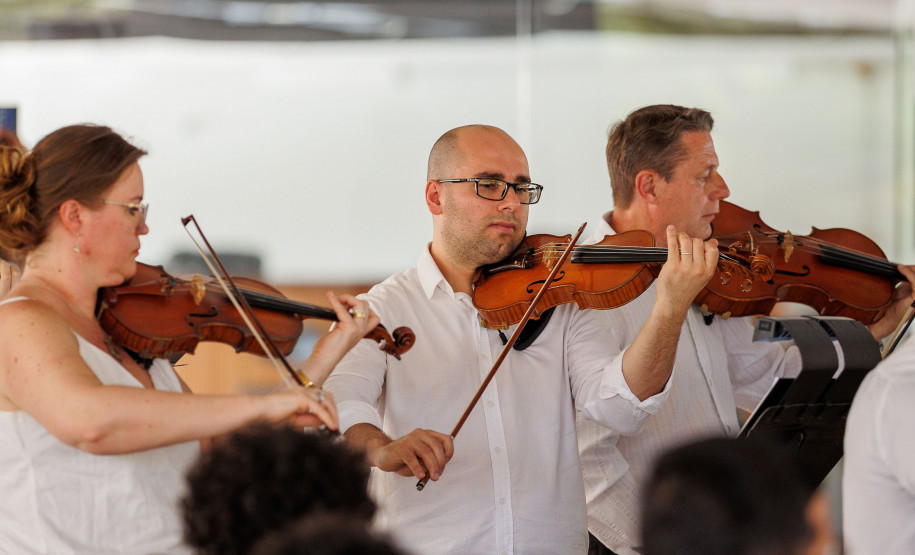 Encerramento da série “Mostly Mozart” leva música clássica a 800 pessoas no MON