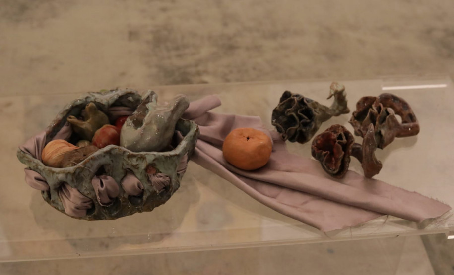 Exposição de cerâmica artística encerra temporada de mostras da Academia Alfredo Andersen