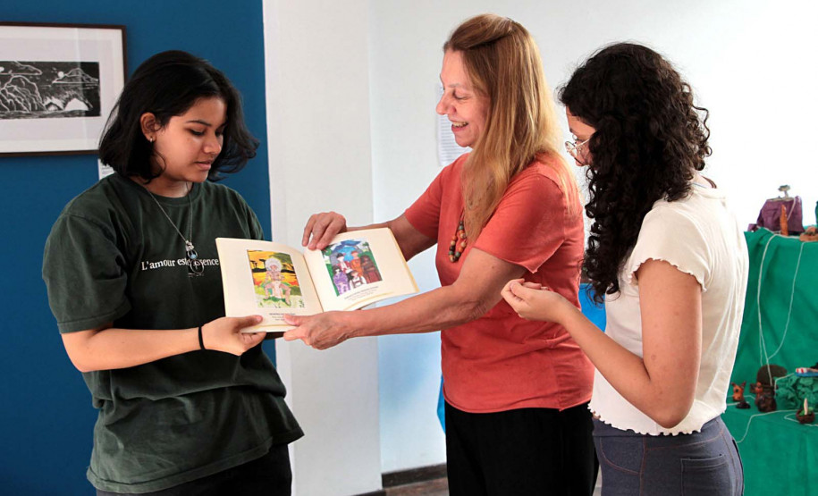 Professora e alunas de desenho avançado do CJAP são selecionadas no Concurso de Ilustração do Sesc