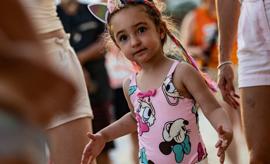 Palcos Sunset animam as praias de Caiobá e Guaratuba com rock e sertanejo