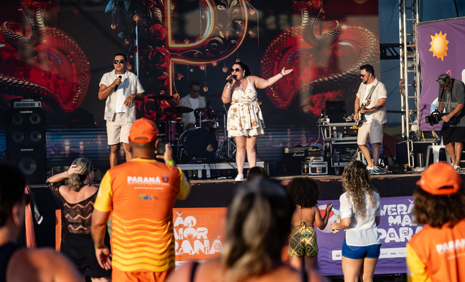 Palcos Sunset animam as praias de Caiobá e Guaratuba com rock e sertanejo