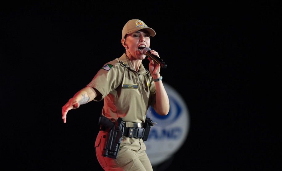 Com repertório variado, Banda da PMPR anima multidão antes do show do Roupa Nova