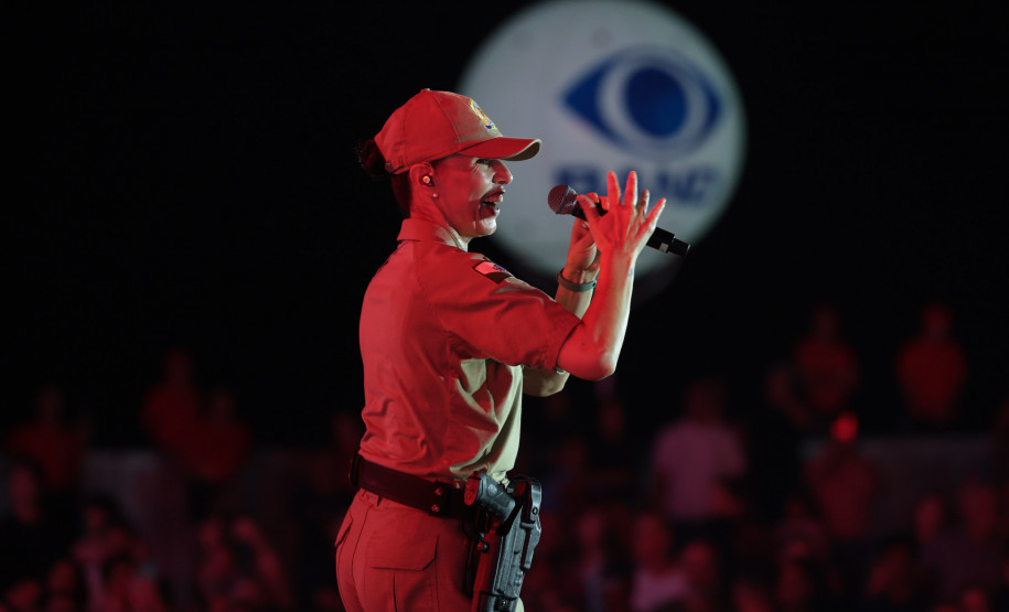 Com repertório variado, Banda da PMPR anima multidão antes do show do Roupa Nova