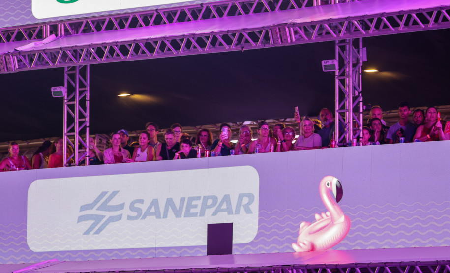 Roupa Nova mais do que dobra público de dois anos atrás no Verão Maior Paraná em Matinhos