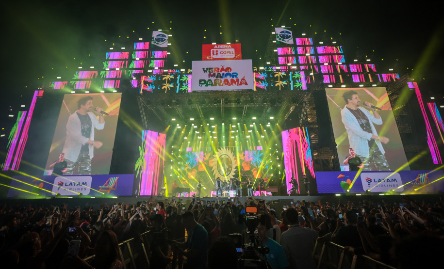 Roupa Nova mais do que dobra público de dois anos atrás no Verão Maior Paraná em Matinhos