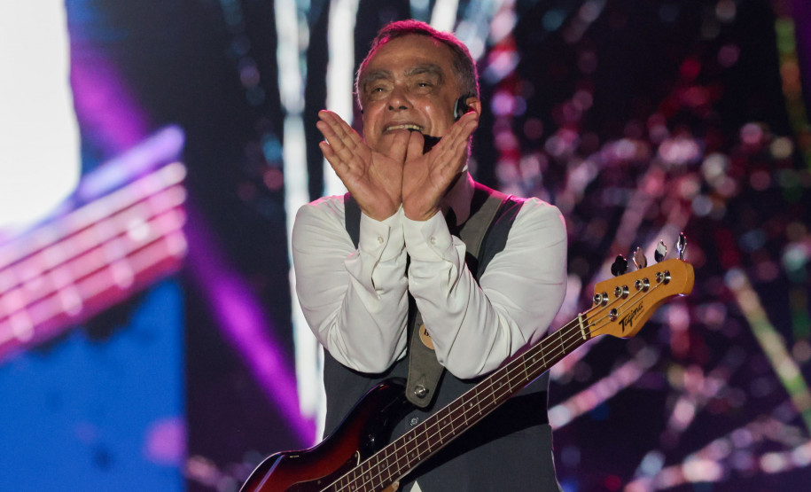 Roupa Nova mais do que dobra público de dois anos atrás no Verão Maior Paraná em Matinhos