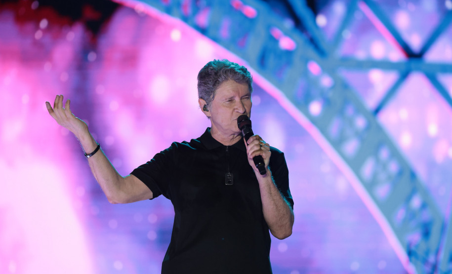 Roupa Nova mais do que dobra público de dois anos atrás no Verão Maior Paraná em Matinhos