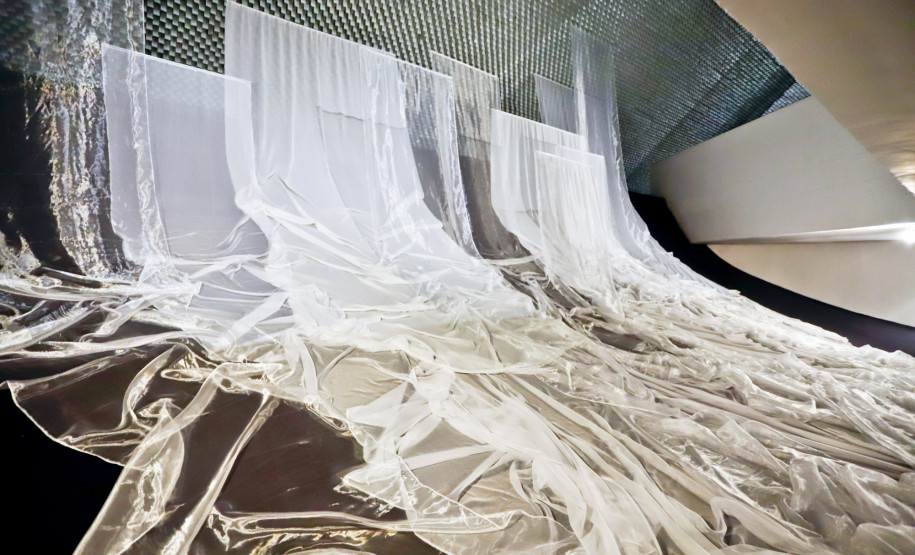 Última semana da exposição “Através”, da artista Mariana Palma