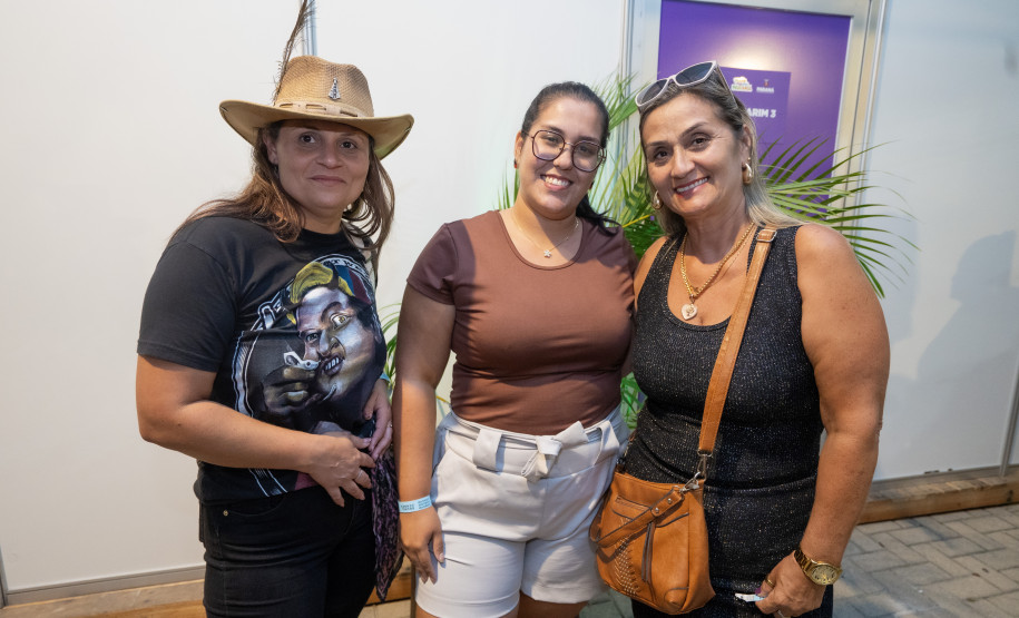 Bruno & Denner e Israel & Rodolffo fazem balada sertaneja para 32 mil pessoas em Pontal do Paraná