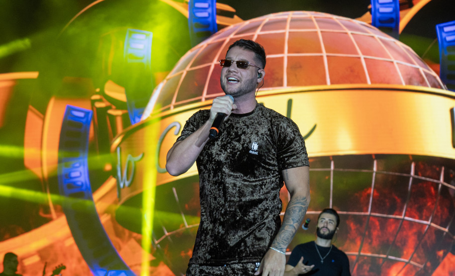 Bruno & Denner e Israel & Rodolffo fazem balada sertaneja para 32 mil pessoas em Pontal do Paraná