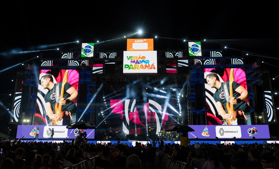 Bruno & Denner e Israel & Rodolffo fazem balada sertaneja para 32 mil pessoas em Pontal do Paraná