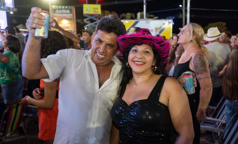 Roberta Miranda e Raça Negra transformam Pontal do Paraná em palco de grandes emoções