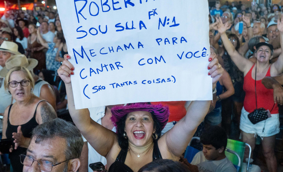 Roberta Miranda e Raça Negra transformam Pontal do Paraná em palco de grandes emoções
