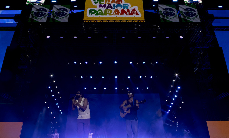 Atitude 67 e Kamisa 10 fazem noite de pagode em dose dupla em Pontal do Paraná