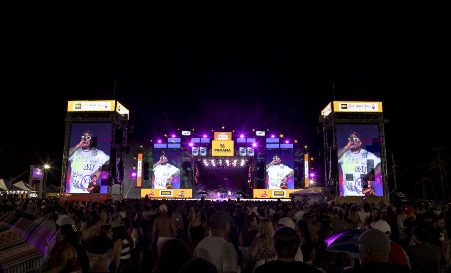 Atitude 67 e Kamisa 10 fazem noite de pagode em dose dupla em Pontal do Paraná