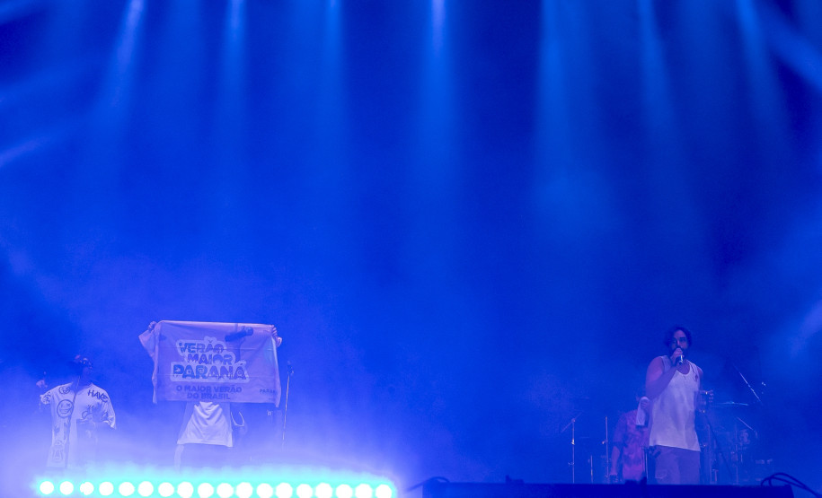 Atitude 67 e Kamisa 10 fazem noite de pagode em dose dupla em Pontal do Paraná