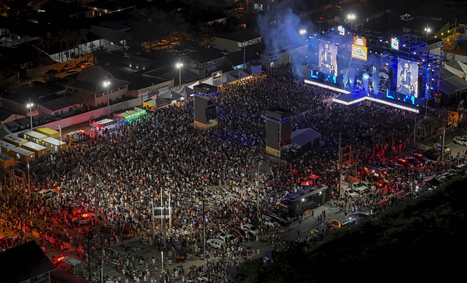 Pontal do Paraná, 09 de janeiro de 2026 - Público na Arena Marisol durante o Verão Maior Paraná.