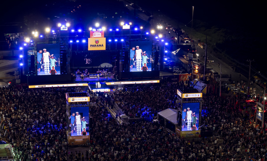 Atitude 67 e Kamisa 10 fazem noite de pagode em dose dupla em Pontal do Paraná