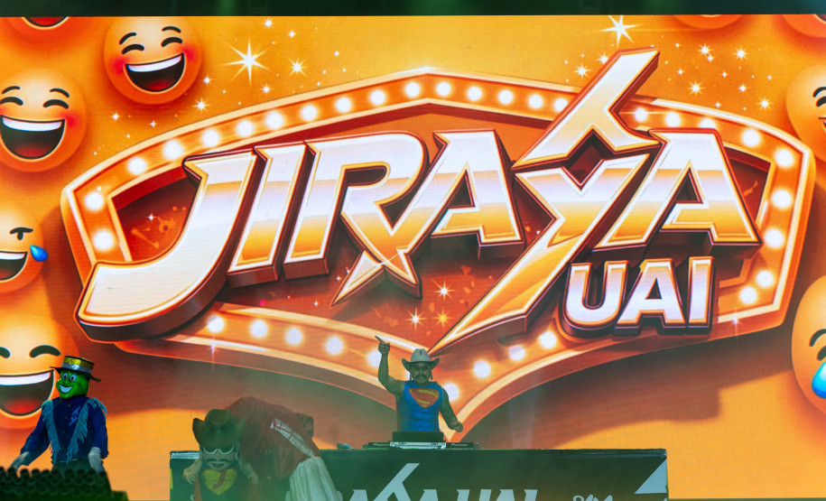 Gustavo Mioto e Jiraya Uai fazem shows cheios de interação em Pontal do Paraná