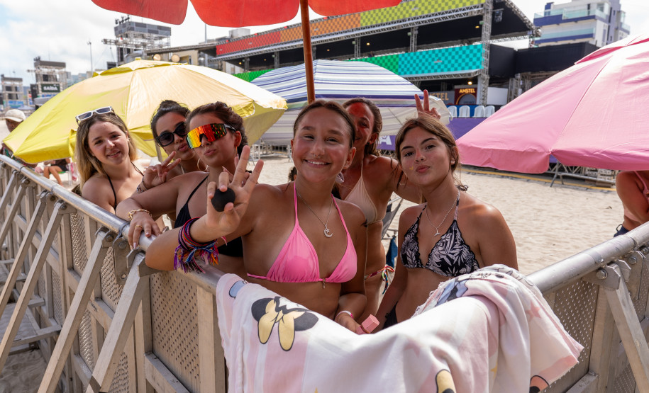 Espera desde as 4h da manhã: fãs já aguardam DJ Alok no palco do Verão Maior Paraná