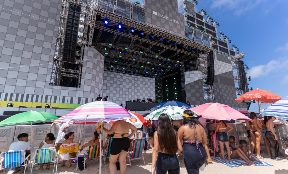 Espera desde as 4h da manhã: fãs já aguardam DJ Alok no palco do Verão Maior Paraná
