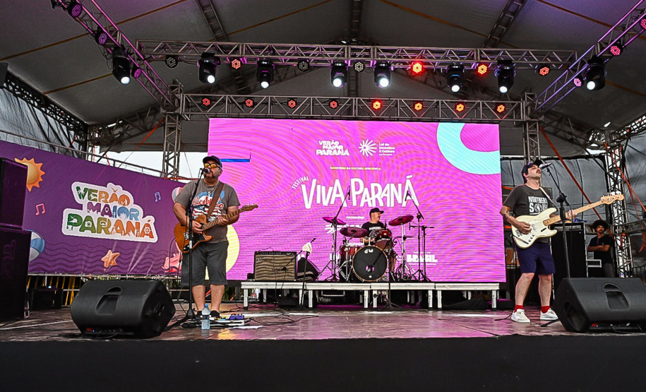 Palcos Sunset movimentam praias e rios do Paraná; confira a agenda da semana